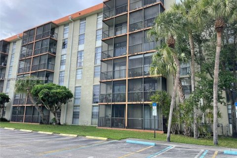 Condominio en venta en North Miami Beach, Florida, 1 dormitorio, 66.89 m2 № 1982001 - foto 11