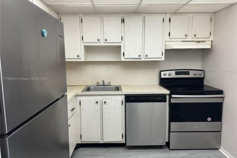 Condominio en venta en North Miami Beach, Florida, 1 dormitorio, 66.89 m2 № 1982001 - foto 8