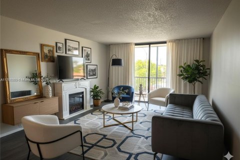 Condominio en venta en North Miami Beach, Florida, 1 dormitorio, 66.89 m2 № 1982001 - foto 1