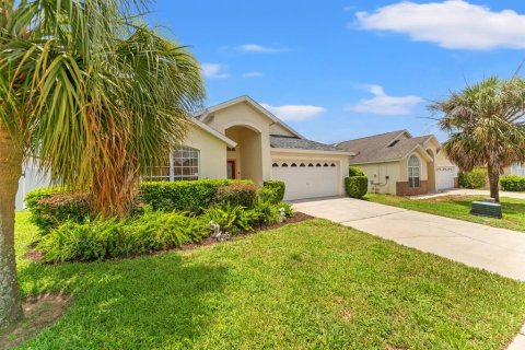 House in Kissimmee, Florida 5 bedrooms, 198.44 sq.m. № 1914700 - photo 1