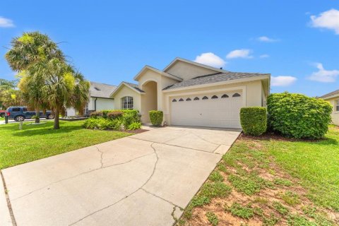 House in Kissimmee, Florida 5 bedrooms, 198.44 sq.m. № 1914700 - photo 3
