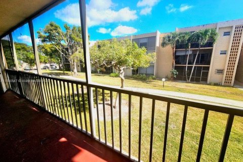 Снять в аренду кондоминиум в Майами, Флорида 2 спальни, 91.51м2, № 1942418 - фото 11