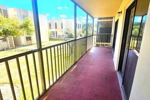 Снять в аренду кондоминиум в Майами, Флорида 2 спальни, 91.51м2, № 1942418 - фото 12