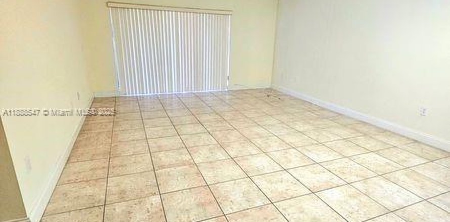 Кондоминиум с 2 спальнями в Майами, Флорида № 1942418