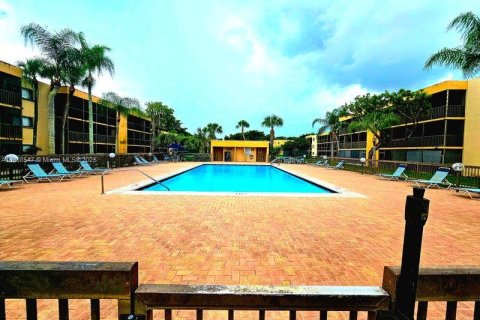 Снять в аренду кондоминиум в Майами, Флорида 2 спальни, 91.51м2, № 1942418 - фото 16