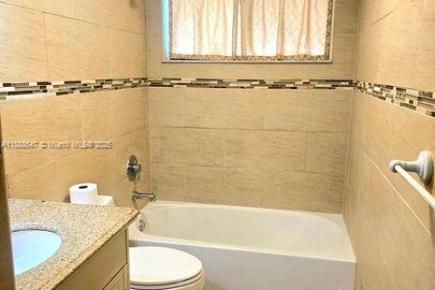 Снять в аренду кондоминиум в Майами, Флорида 2 спальни, 91.51м2, № 1942418 - фото 4