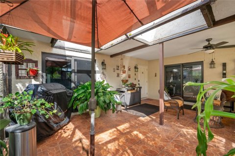 House in Coral Springs, Florida 3 bedrooms, 134.62 sq.m. № 1738571 - photo 26