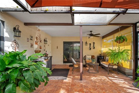 House in Coral Springs, Florida 3 bedrooms, 134.62 sq.m. № 1738571 - photo 27