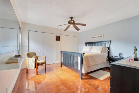 House in Coral Springs, Florida 3 bedrooms, 134.62 sq.m. № 1738571 - photo 17