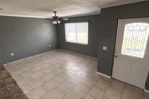 House in Zephyrhills, Florida 3 bedrooms, 155.8 sq.m. № 1679414 - photo 4