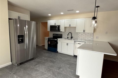 Casa en alquiler en Riverview, Florida, 4 dormitorios, 169.45 m2 № 1916449 - foto 9