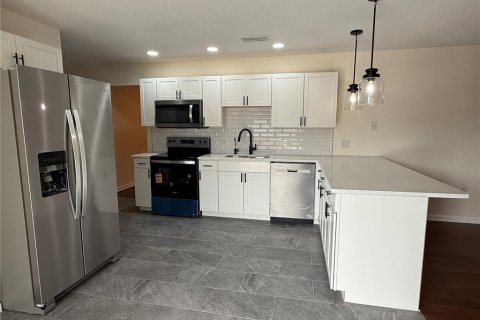 Casa en alquiler en Riverview, Florida, 4 dormitorios, 169.45 m2 № 1916449 - foto 10