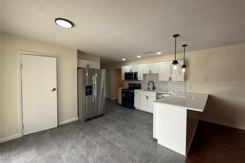 Casa en alquiler en Riverview, Florida, 4 dormitorios, 169.45 m2 № 1916449 - foto 6