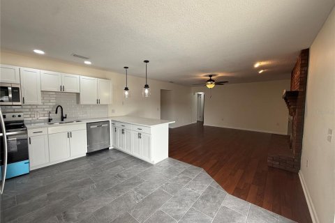 Casa en alquiler en Riverview, Florida, 4 dormitorios, 169.45 m2 № 1916449 - foto 8