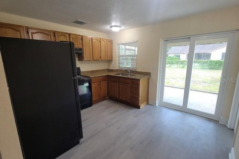 Villa ou maison à louer à New Port Richey, Floride: 3 chambres, 103.86 m2 № 2404737 - photo 6