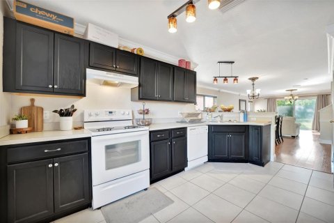Townhouse in Riverview, Florida 3 bedrooms, 137.22 sq.m. № 1654524 - photo 6