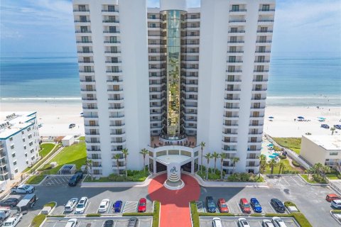 Condo in Daytona Beach, Florida, 2 bedrooms  № 1866441 - photo 1