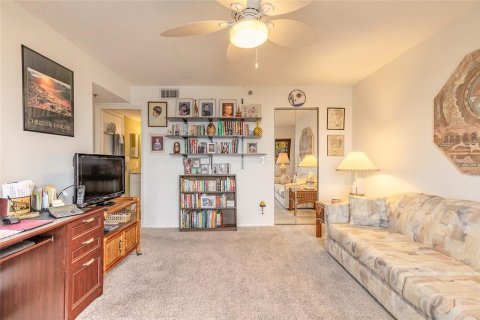 Condo in Daytona Beach, Florida, 2 bedrooms  № 1866441 - photo 13