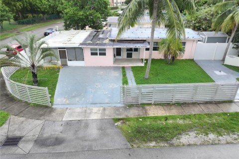 Купить виллу или дом в Вест-Парк, Флорида 3 спальни, 102.19м2, № 1949811 - фото 13