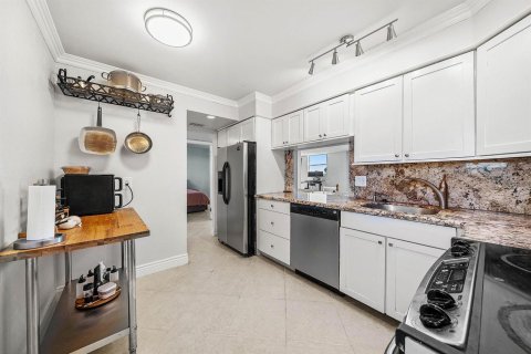 Купить кондоминиум в Бока-Ратон, Флорида 5 комнат, 120.77м2, № 2085282 - фото 7