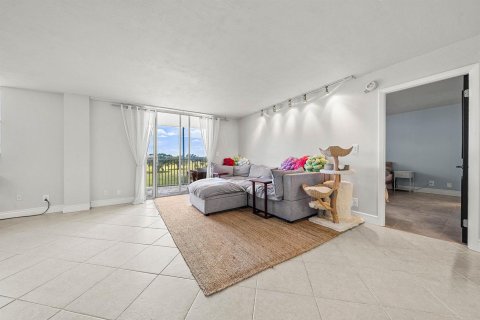 Купить кондоминиум в Бока-Ратон, Флорида 5 комнат, 120.77м2, № 2085282 - фото 11