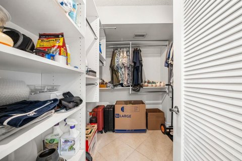 Купить кондоминиум в Бока-Ратон, Флорида 5 комнат, 120.77м2, № 2085282 - фото 15