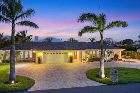House in Bradenton, Florida 4 bedrooms, 279.17 sq.m. № 1777402 - photo 3