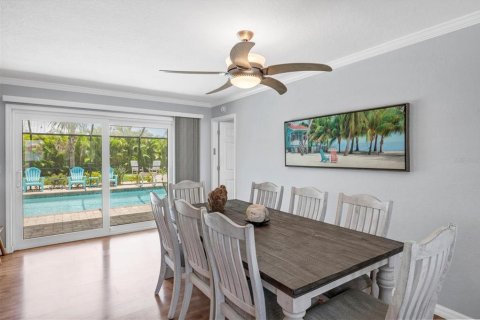 House in Bradenton, Florida 4 bedrooms, 279.17 sq.m. № 1777402 - photo 20