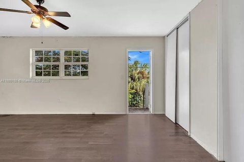 Villa ou maison à louer à North Miami Beach, Floride: 2 chambres, 95.69 m2 № 1941262 - photo 8