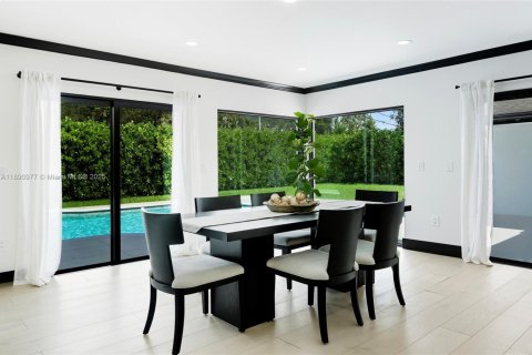 Casa en venta en Miami, Florida, 4 dormitorios, 268.12 m2 № 1943751 - foto 25