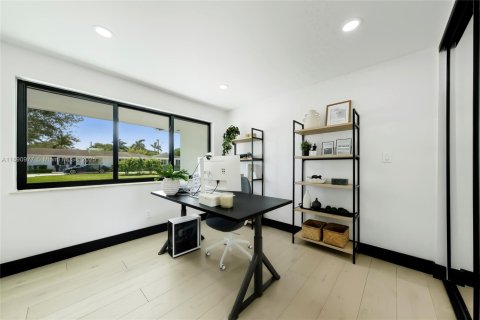 Casa en venta en Miami, Florida, 4 dormitorios, 268.12 m2 № 1943751 - foto 8