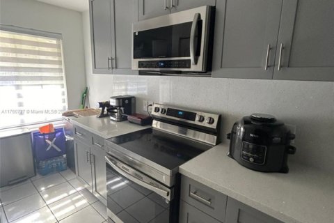 Townhouse in Miami, Florida 2 bedrooms, 116.13 sq.m. № 1707304 - photo 1