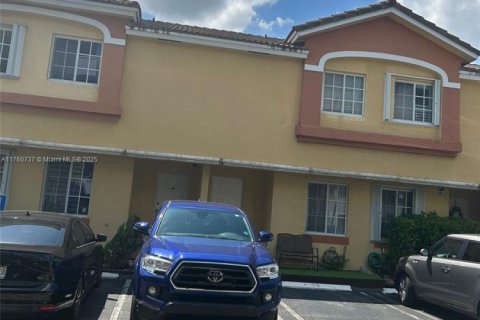 Townhouse in Miami, Florida 2 bedrooms, 116.13 sq.m. № 1707304 - photo 2