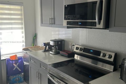 Townhouse in Miami, Florida 2 bedrooms, 116.13 sq.m. № 1707304 - photo 6
