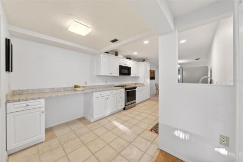 Townhouse in Ocala, Florida 3 bedrooms, 180.88 sq.m. № 2214323 - photo 17