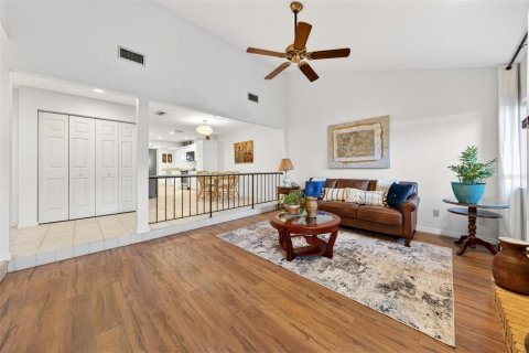 Townhouse in Ocala, Florida 3 bedrooms, 180.88 sq.m. № 2214323 - photo 7