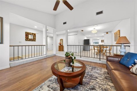 Townhouse in Ocala, Florida 3 bedrooms, 180.88 sq.m. № 2214323 - photo 6