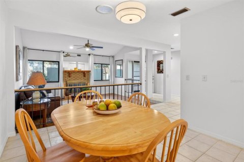 Townhouse in Ocala, Florida 3 bedrooms, 180.88 sq.m. № 2214323 - photo 9