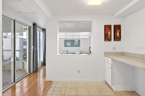 Townhouse in Ocala, Florida 3 bedrooms, 180.88 sq.m. № 2214323 - photo 18