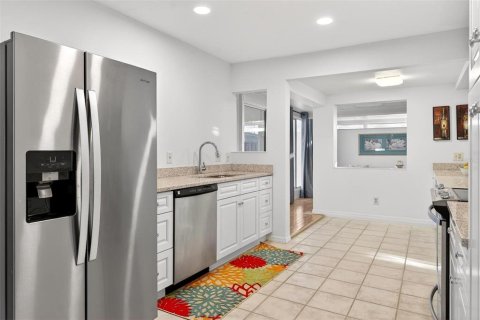 Townhouse in Ocala, Florida 3 bedrooms, 180.88 sq.m. № 2214323 - photo 16