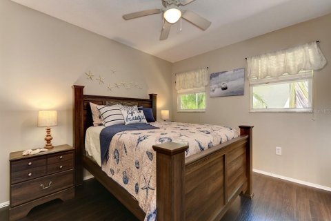 Villa ou maison à louer à Sarasota, Floride: 2 chambres, 106.28 m2 № 2098904 - photo 13
