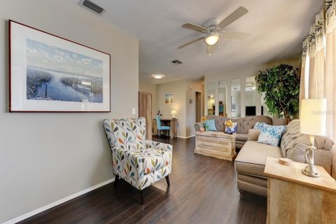 Villa ou maison à louer à Sarasota, Floride: 2 chambres, 106.28 m2 № 2098904 - photo 3