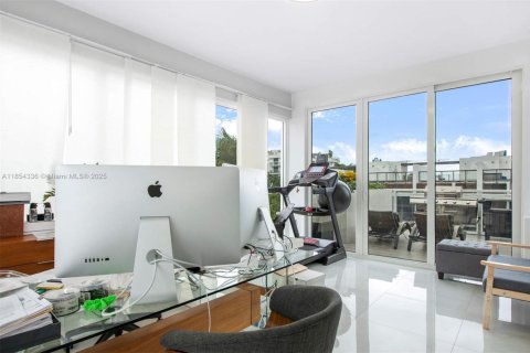 Condominio en alquiler en Bay Harbor Islands, Florida, 5 dormitorios, 260.5 m2 № 1872061 - foto 14
