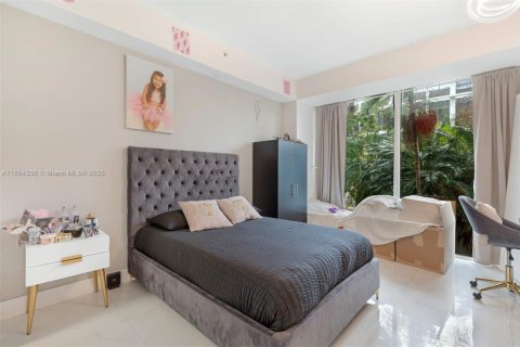 Condominio en alquiler en Bay Harbor Islands, Florida, 5 dormitorios, 260.5 m2 № 1872061 - foto 11