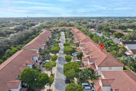 Снять в аренду виллу или дом в Купер-Сити, Флорида 3 спальни, 184.41м2, № 1987876 - фото 29