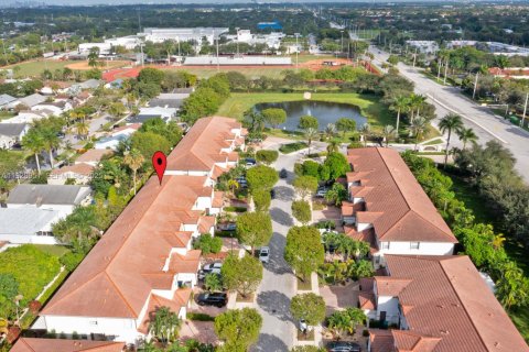 Снять в аренду виллу или дом в Купер-Сити, Флорида 3 спальни, 184.41м2, № 1987876 - фото 28