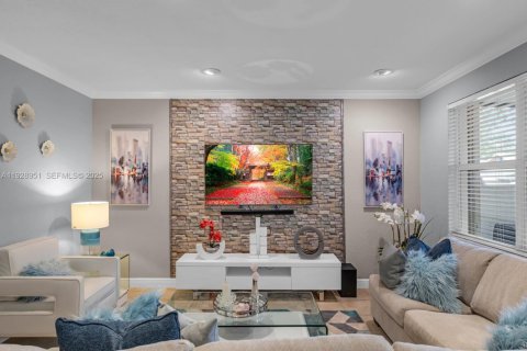 Снять в аренду виллу или дом в Купер-Сити, Флорида 3 спальни, 184.41м2, № 1987876 - фото 3