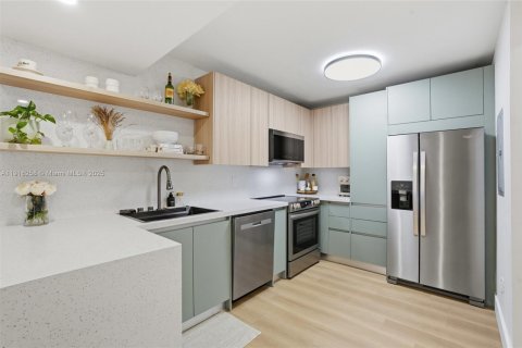 Купить кондоминиум в Майами-Бич, Флорида 2 спальни, 71.35м2, № 1970935 - фото 12