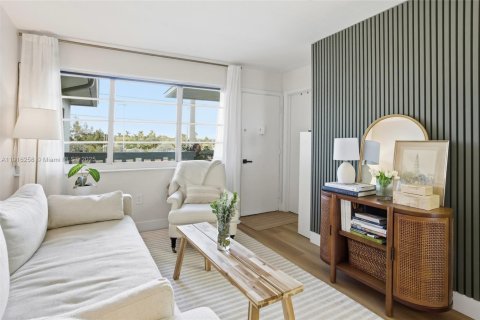 Купить кондоминиум в Майами-Бич, Флорида 2 спальни, 71.35м2, № 1970935 - фото 3