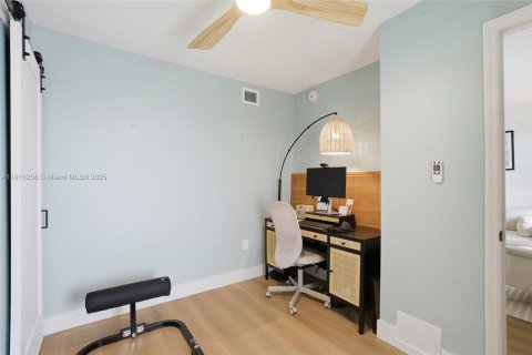 Купить кондоминиум в Майами-Бич, Флорида 2 спальни, 71.35м2, № 1970935 - фото 21